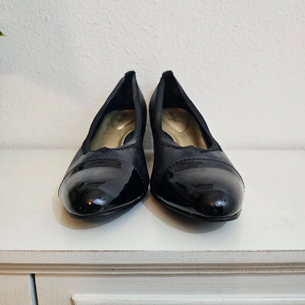 Soft Style Womens Sz 8.5 Black Faux Leather Pump Patent Toe Cap Comfort Shoes - Picture 3 of 10
